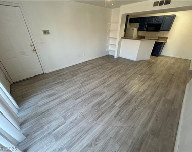 5154 S Jones Boulevard - Photo Thumbnail 5