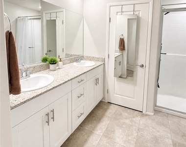 3744 Ramura Avenue - Photo Thumbnail 4