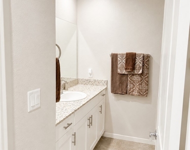3744 Ramura Avenue - Photo Thumbnail 7