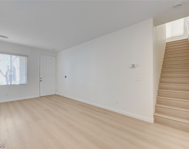 5389 Encino Springs Avenue - Photo Thumbnail 5