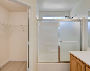 5389 Encino Springs Avenue - Photo Thumbnail 20
