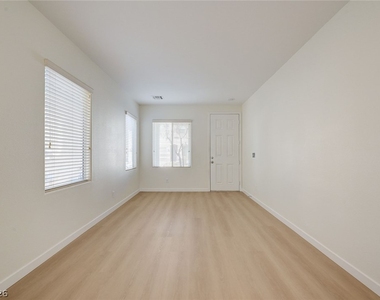 5389 Encino Springs Avenue - Photo Thumbnail 6