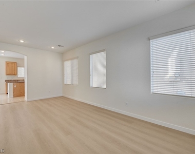 5389 Encino Springs Avenue - Photo Thumbnail 2