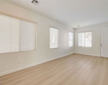 5389 Encino Springs Avenue - Photo Thumbnail 7