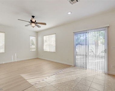 5389 Encino Springs Avenue - Photo Thumbnail 11