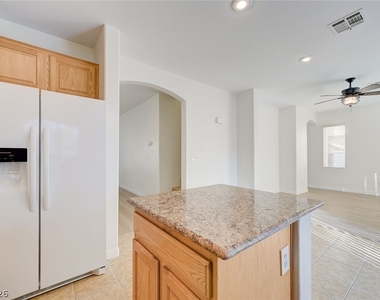 5389 Encino Springs Avenue - Photo Thumbnail 14