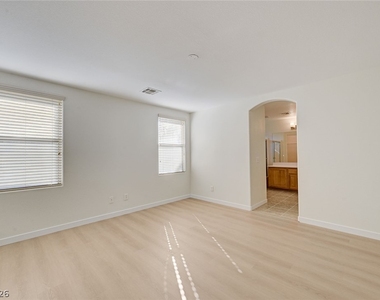 5389 Encino Springs Avenue - Photo Thumbnail 18