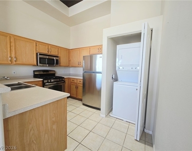 700 W Carnegie Street - Photo Thumbnail 5