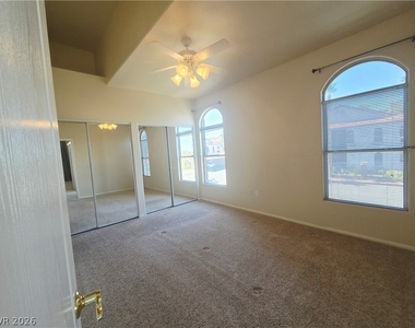 700 W Carnegie Street - Photo Thumbnail 6