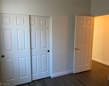 8029 Sierra Largo Drive - Photo Thumbnail 16