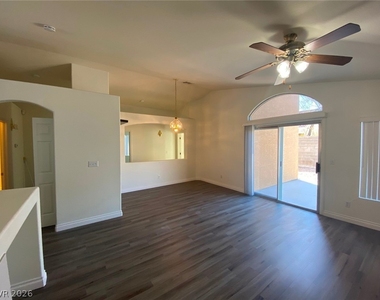 8029 Sierra Largo Drive - Photo Thumbnail 4