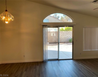 8029 Sierra Largo Drive - Photo Thumbnail 7