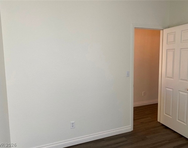8029 Sierra Largo Drive - Photo Thumbnail 22