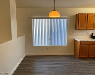 8029 Sierra Largo Drive - Photo Thumbnail 10