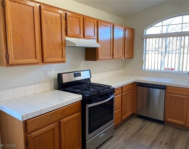 8029 Sierra Largo Drive - Photo Thumbnail 12