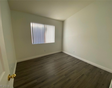 8029 Sierra Largo Drive - Photo Thumbnail 24