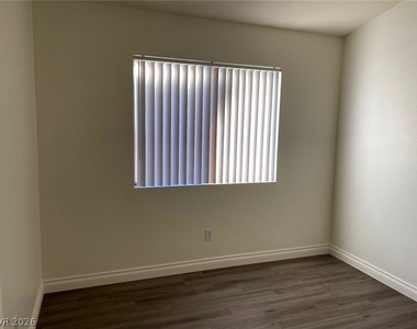 8029 Sierra Largo Drive - Photo Thumbnail 21