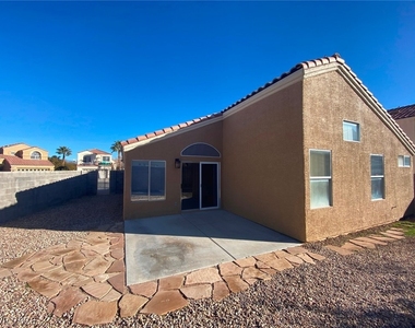 8029 Sierra Largo Drive - Photo Thumbnail 34