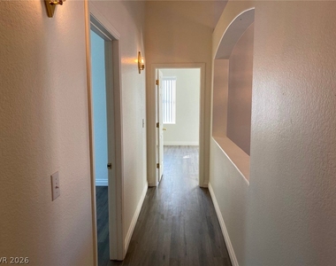 8029 Sierra Largo Drive - Photo Thumbnail 14