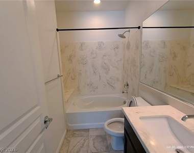 8139 Shale Canyon Street - Photo Thumbnail 9