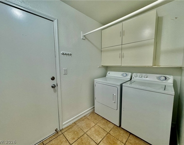 4544 Crimson Leaf Drive - Photo Thumbnail 8