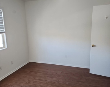 9914 Keephills Street - Photo Thumbnail 16