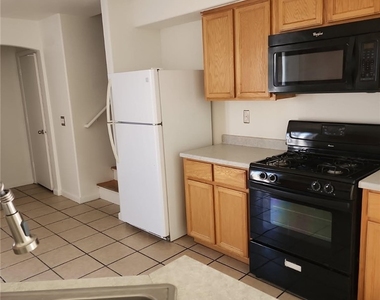 9914 Keephills Street - Photo Thumbnail 4