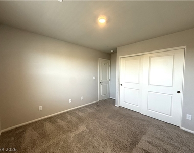 522 Spy Rock Avenue - Photo Thumbnail 15