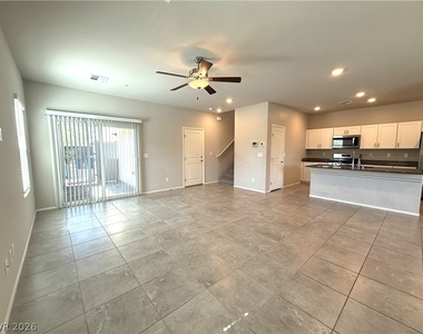 522 Spy Rock Avenue - Photo Thumbnail 2