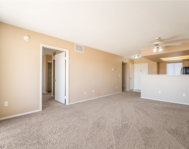 8070 W Russell Road - Photo Thumbnail 4