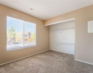 8070 W Russell Road - Photo Thumbnail 13
