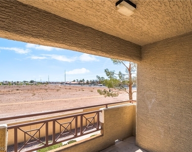 8070 W Russell Road - Photo Thumbnail 15