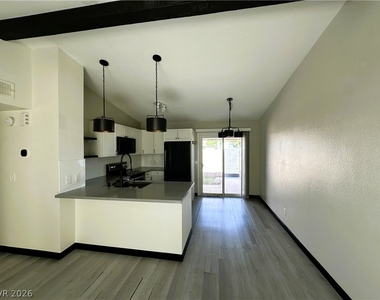 328 Linn Lane - Photo Thumbnail 10