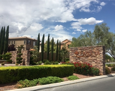 11318 Aragon Mist Court - Photo Thumbnail 4