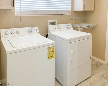 4765 Crakow Court - Photo Thumbnail 14