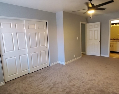 5080 Indian River Drive - Photo Thumbnail 16