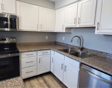 5080 Indian River Drive - Photo Thumbnail 10