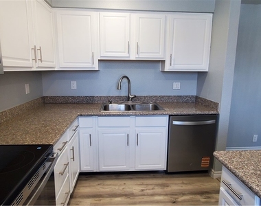 5080 Indian River Drive - Photo Thumbnail 12
