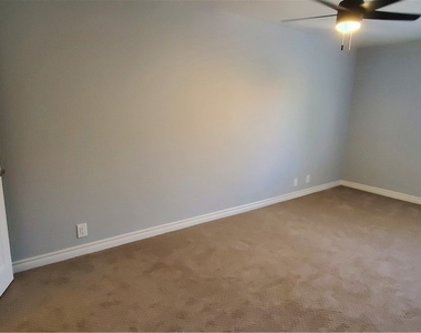 5080 Indian River Drive - Photo Thumbnail 15