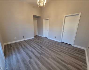 2053 Quarry Ridge Street - Photo Thumbnail 9