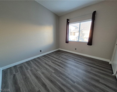 2053 Quarry Ridge Street - Photo Thumbnail 2