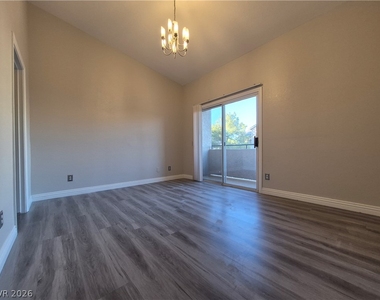 2053 Quarry Ridge Street - Photo Thumbnail 4