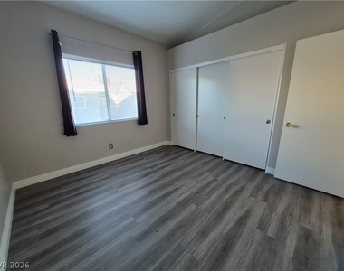 2053 Quarry Ridge Street - Photo Thumbnail 3