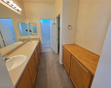 1330 Willow Village Avenue - Photo Thumbnail 16