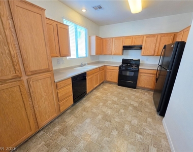 1330 Willow Village Avenue - Photo Thumbnail 1