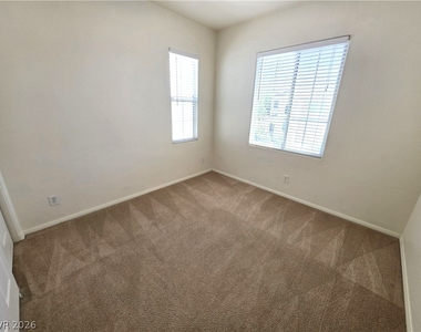 1330 Willow Village Avenue - Photo Thumbnail 12