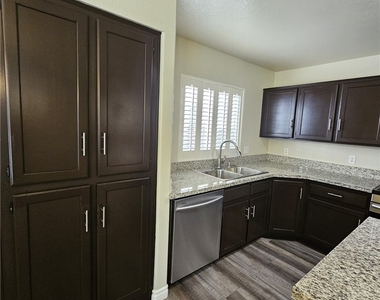 1513 Calle Montery Street - Photo Thumbnail 9
