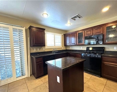 5671 Merced Street - Photo Thumbnail 9