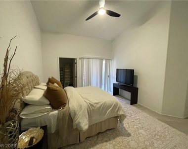 9901 Trailwood Drive - Photo Thumbnail 16