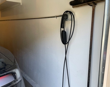 9901 Trailwood Drive - Photo Thumbnail 24